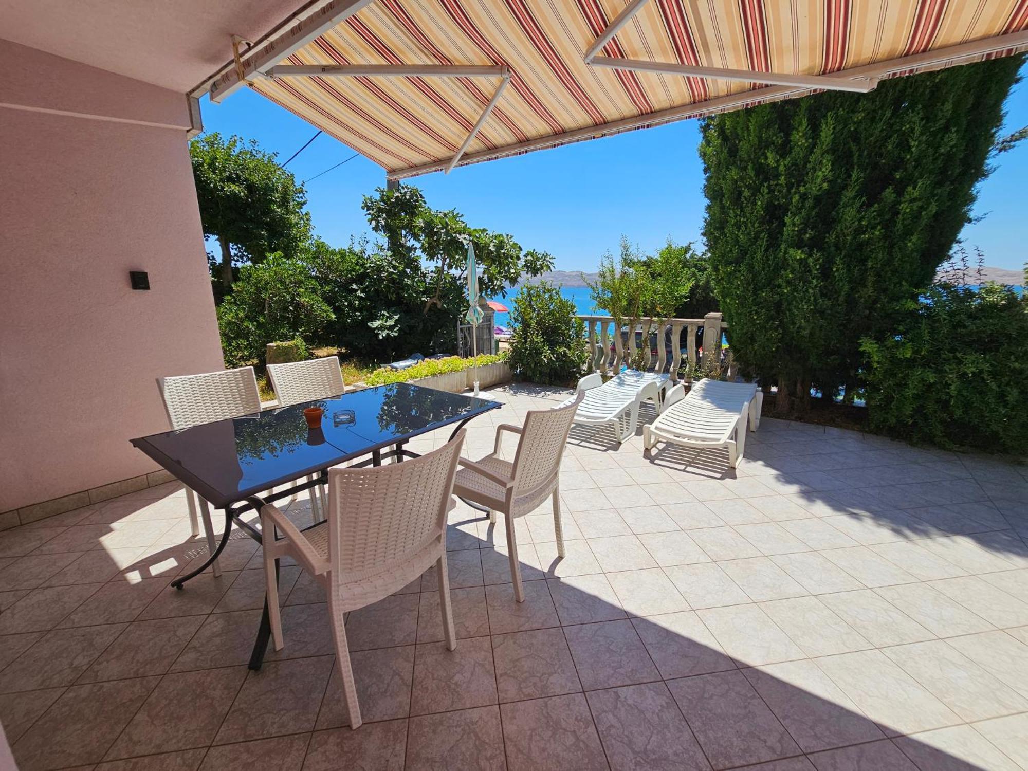 Beachfront Baricevic With Pool Cesarica