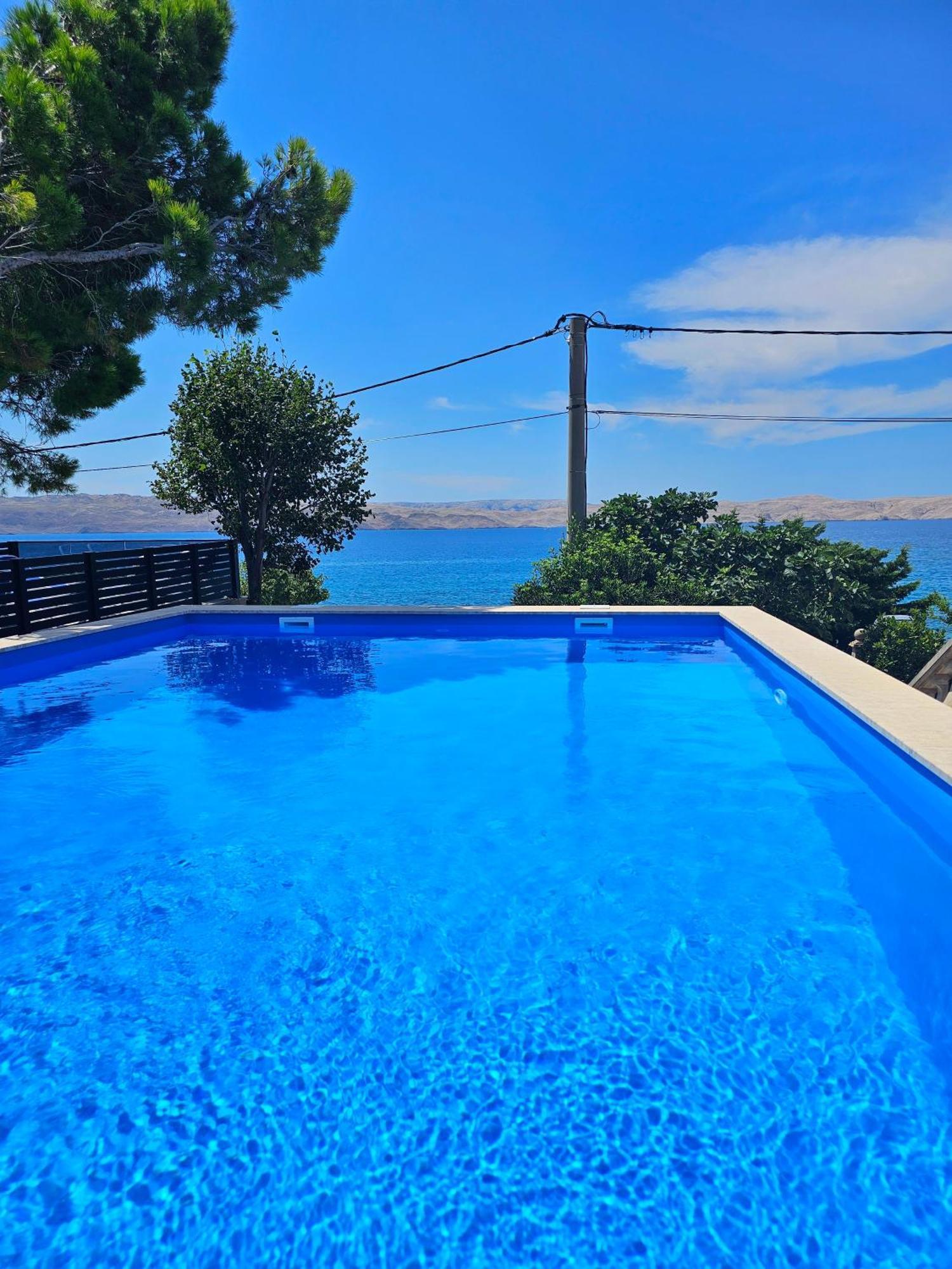 Beachfront Baricevic With Pool Apartment *