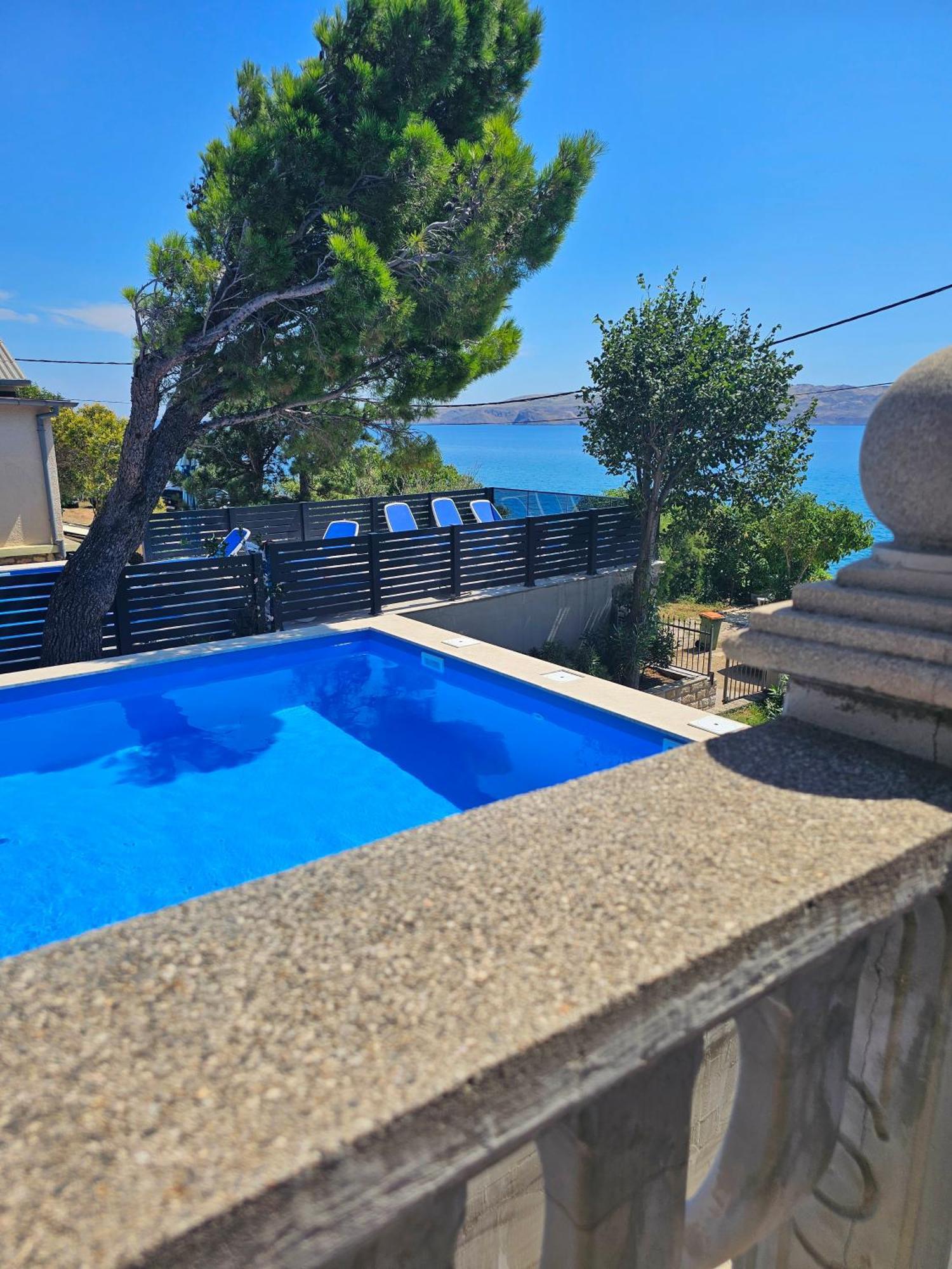 Apartment Beachfront Baricevic With Pool Cesarica