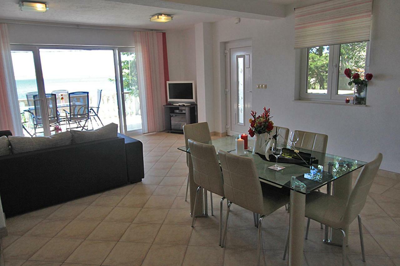 Beachfront Baricevic With Pool
