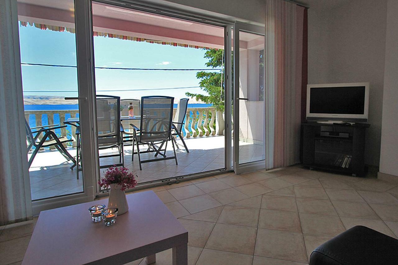 Apartment Beachfront Baricevic With Pool Cesarica