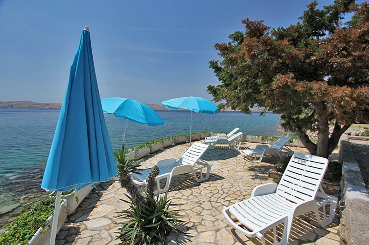 Beachfront Baricevic With Pool Apartment Cesarica