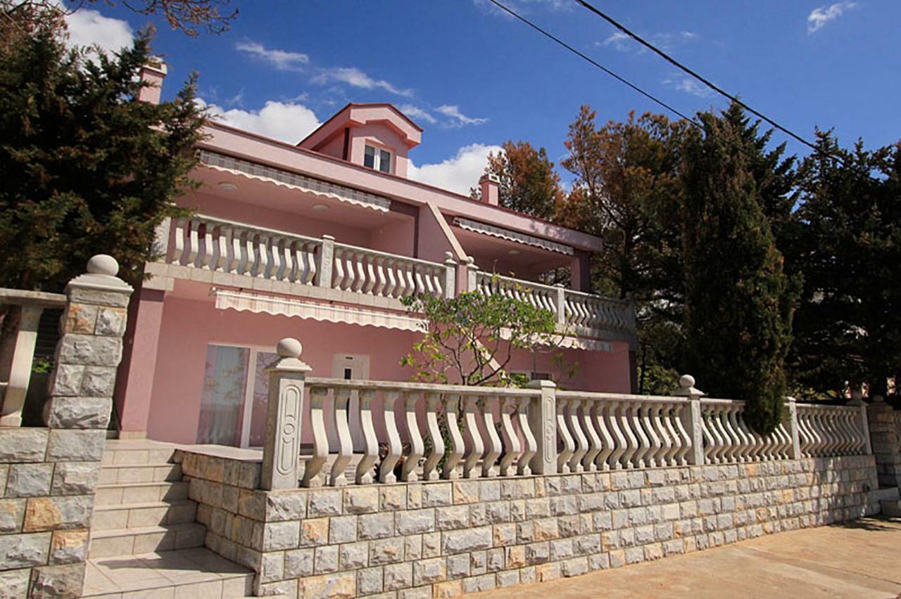 Beachfront Baricevic With Pool